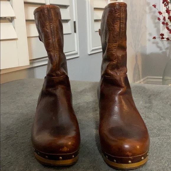 Ugg Lynnea Distressed Mid-Calf Clog Boots Size 7 - Picture 11 of 13